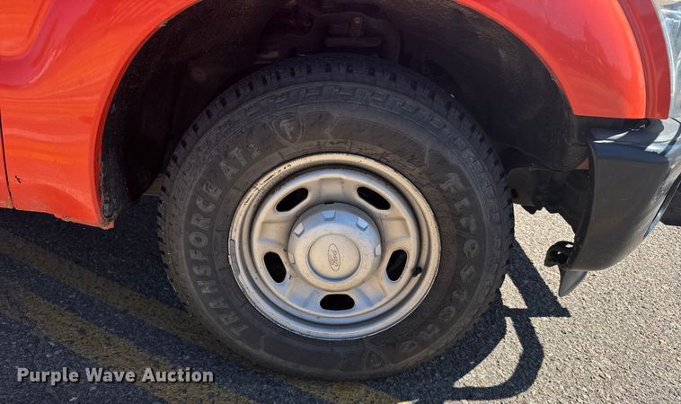 image for item ER2422 2011 Ford F250 Super Duty utility bed pickup truck