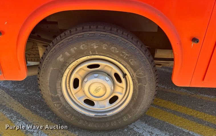 image for item ER2422 2011 Ford F250 Super Duty utility bed pickup truck