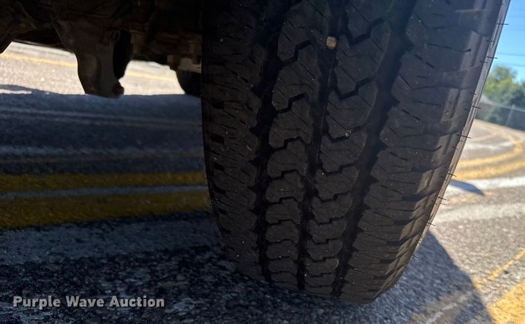 image for item ER2422 2011 Ford F250 Super Duty utility bed pickup truck