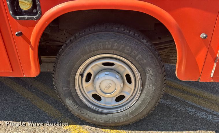 image for item ER2422 2011 Ford F250 Super Duty utility bed pickup truck