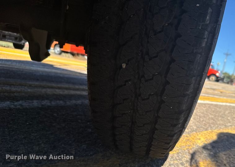 image for item ER2422 2011 Ford F250 Super Duty utility bed pickup truck