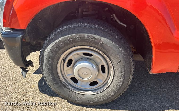 image for item ER2422 2011 Ford F250 Super Duty utility bed pickup truck