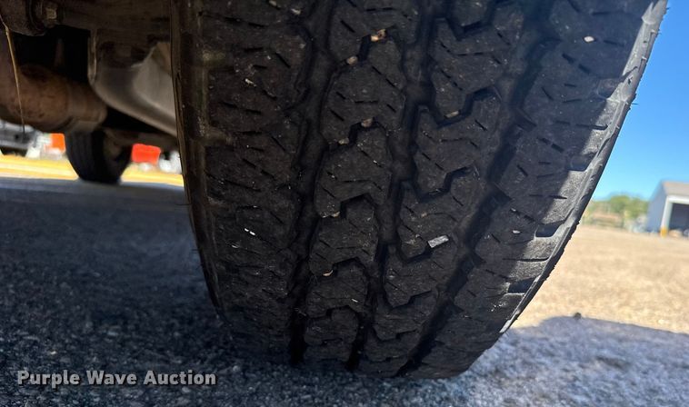 image for item ER2422 2011 Ford F250 Super Duty utility bed pickup truck