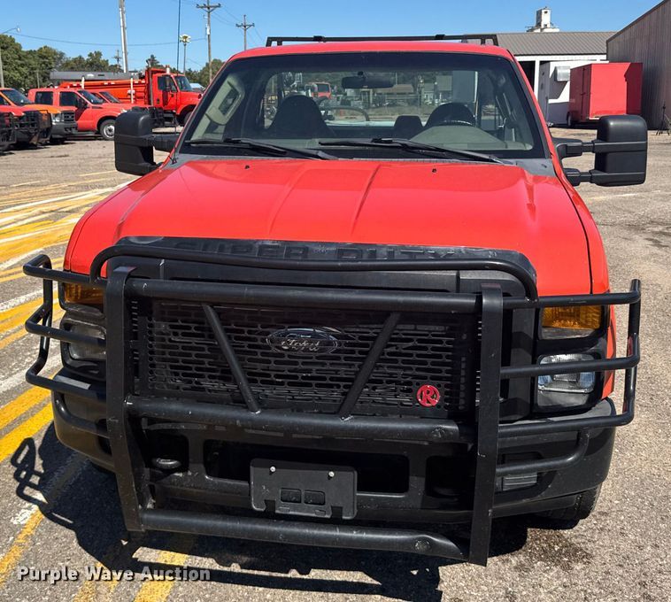 image for item ER2423 2009 Ford F250 Super Duty utility bed pickup truck