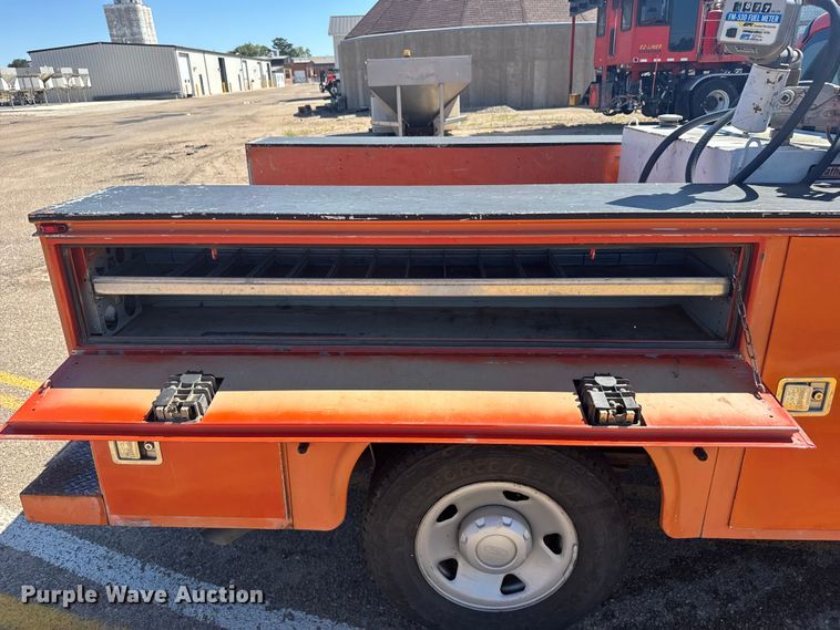 image for item ER2423 2009 Ford F250 Super Duty utility bed pickup truck