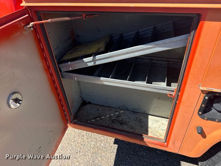 image for item ER2423 2009 Ford F250 Super Duty utility bed pickup truck