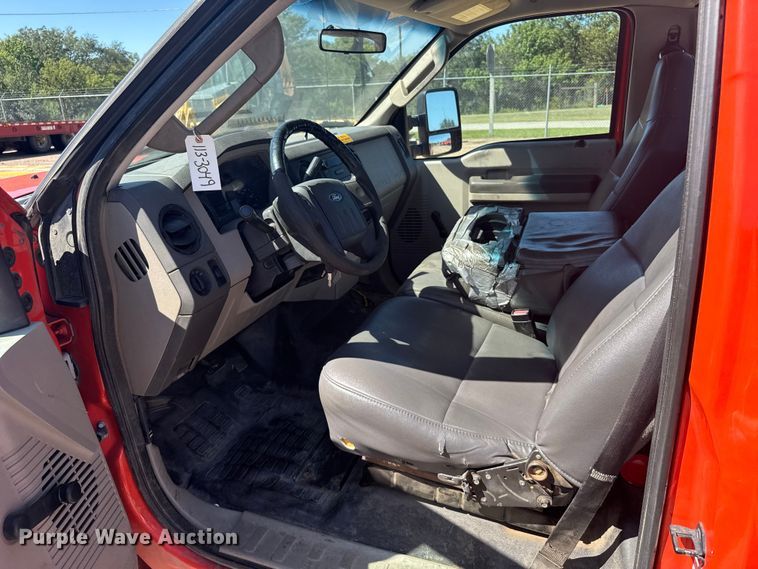 image for item ER2423 2009 Ford F250 Super Duty utility bed pickup truck