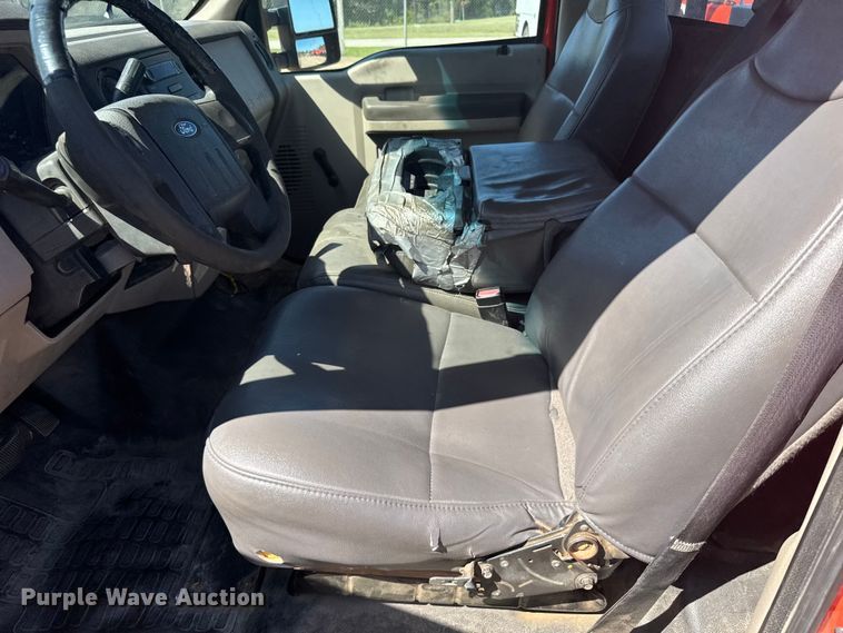 image for item ER2423 2009 Ford F250 Super Duty utility bed pickup truck