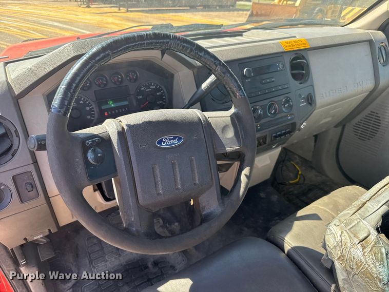 image for item ER2423 2009 Ford F250 Super Duty utility bed pickup truck