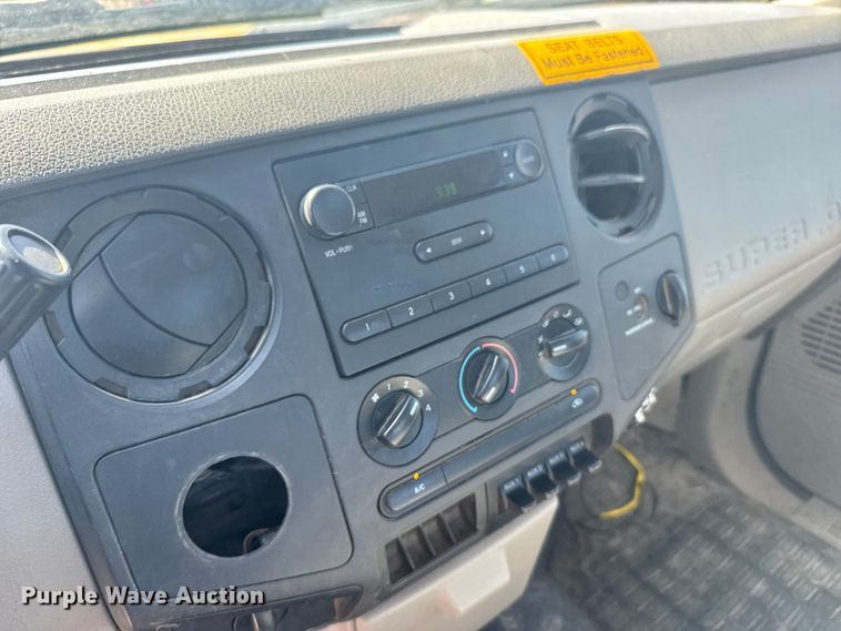 image for item ER2423 2009 Ford F250 Super Duty utility bed pickup truck