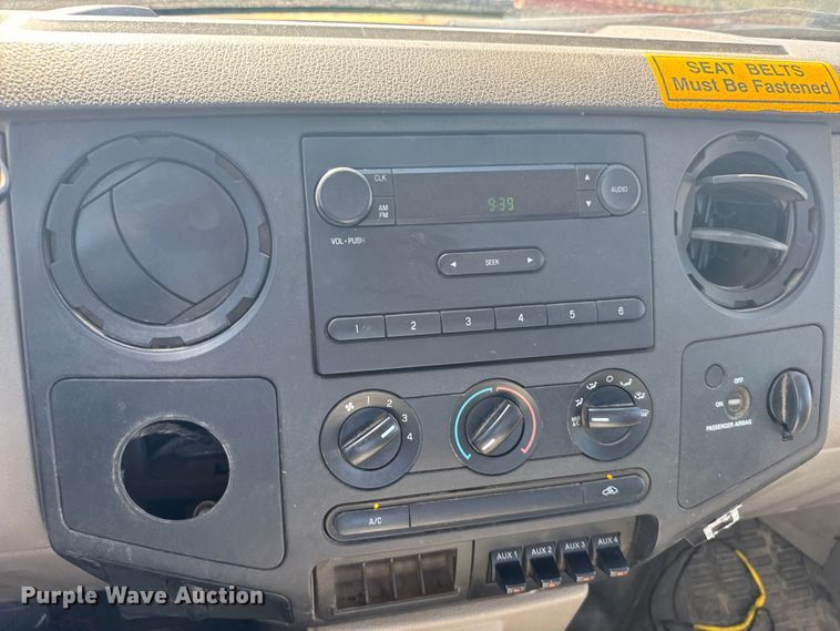 image for item ER2423 2009 Ford F250 Super Duty utility bed pickup truck