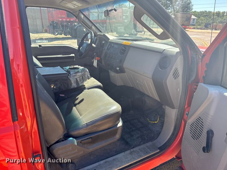 image for item ER2423 2009 Ford F250 Super Duty utility bed pickup truck