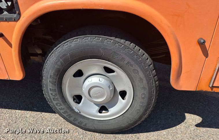 image for item ER2423 2009 Ford F250 Super Duty utility bed pickup truck