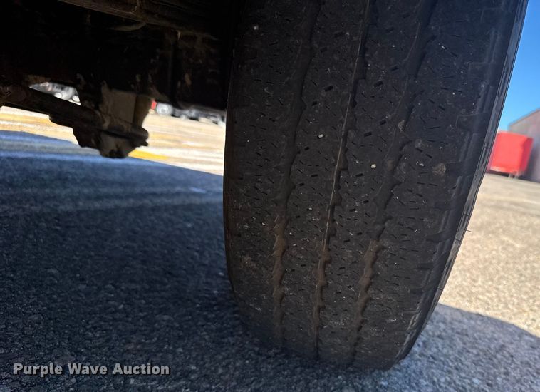 image for item ER2423 2009 Ford F250 Super Duty utility bed pickup truck