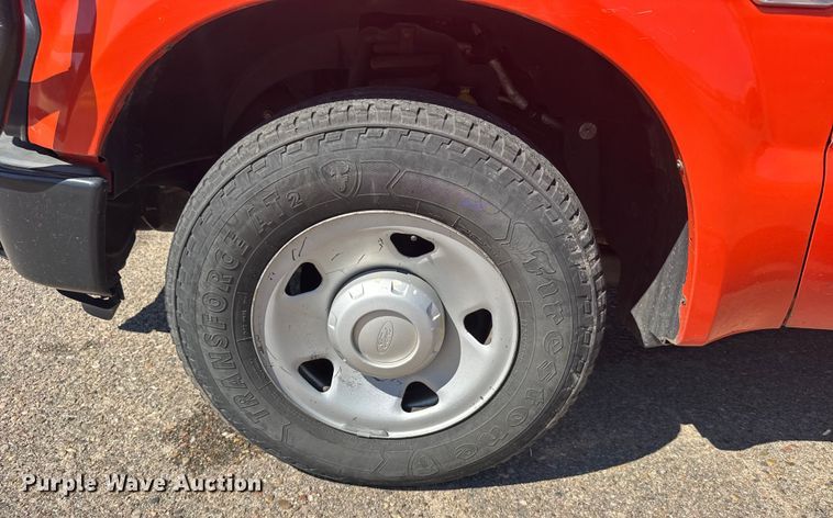 image for item ER2423 2009 Ford F250 Super Duty utility bed pickup truck