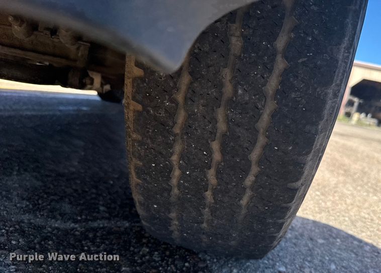 image for item ER2423 2009 Ford F250 Super Duty utility bed pickup truck