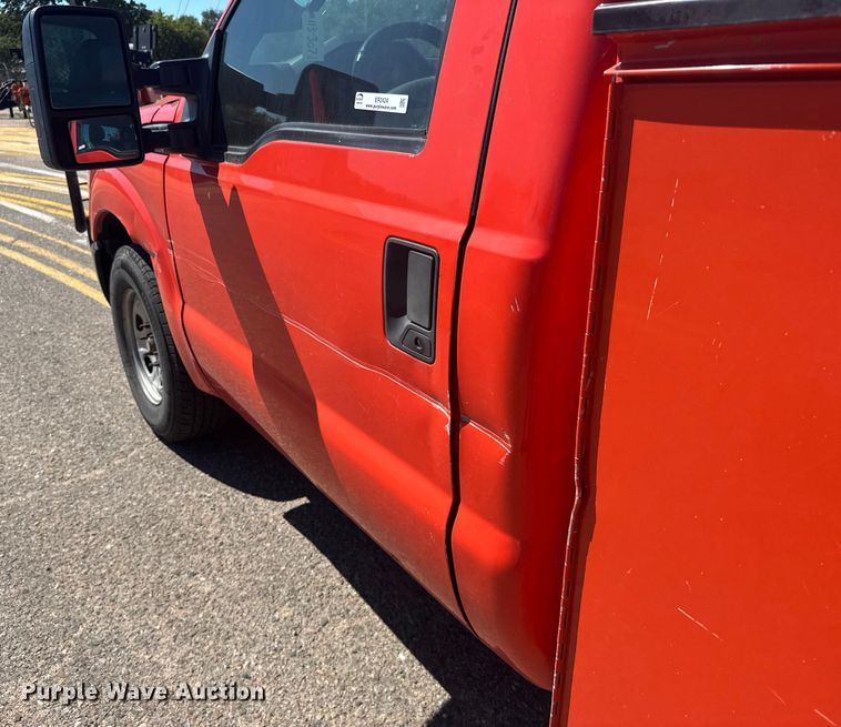 image for item ER2424 2011 Ford F250 Super Duty utility bed pickup truck