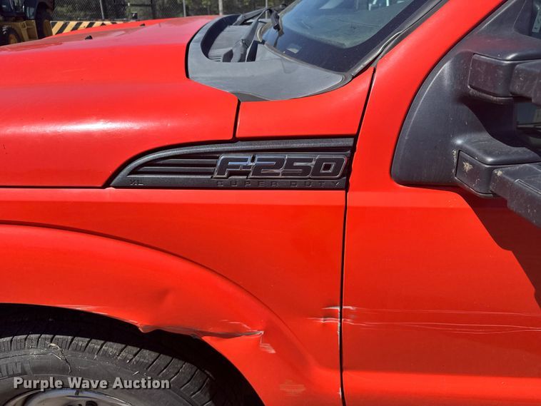 image for item ER2424 2011 Ford F250 Super Duty utility bed pickup truck