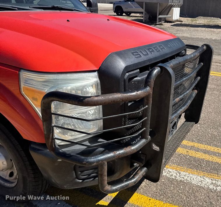 image for item ER2424 2011 Ford F250 Super Duty utility bed pickup truck