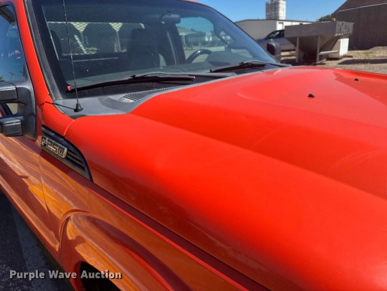 image for item ER2424 2011 Ford F250 Super Duty utility bed pickup truck