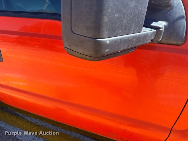 image for item ER2424 2011 Ford F250 Super Duty utility bed pickup truck