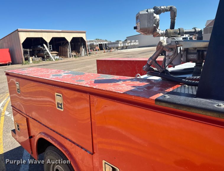 image for item ER2424 2011 Ford F250 Super Duty utility bed pickup truck