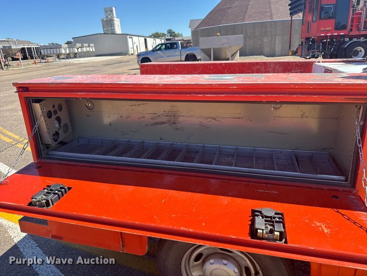 image for item ER2424 2011 Ford F250 Super Duty utility bed pickup truck