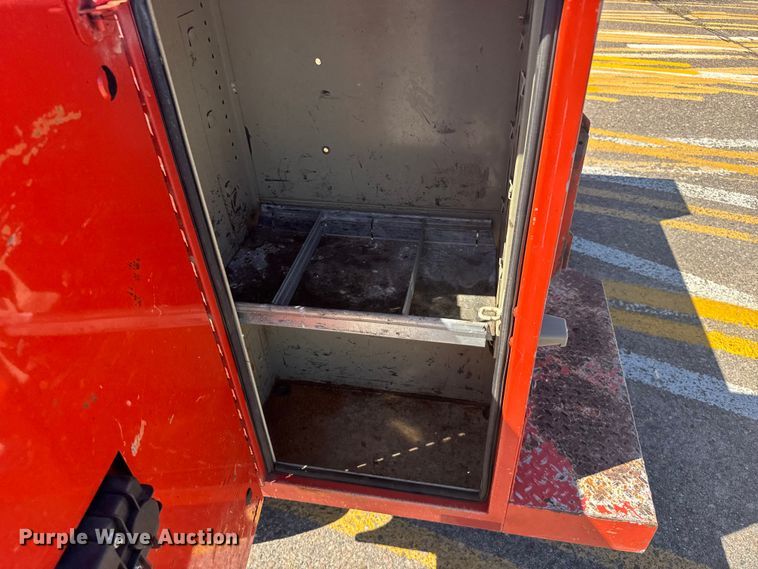 image for item ER2424 2011 Ford F250 Super Duty utility bed pickup truck