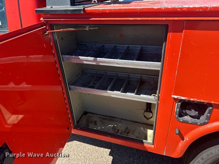 image for item ER2424 2011 Ford F250 Super Duty utility bed pickup truck