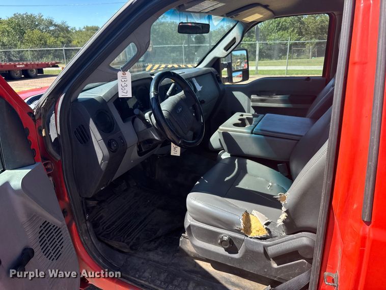 image for item ER2424 2011 Ford F250 Super Duty utility bed pickup truck