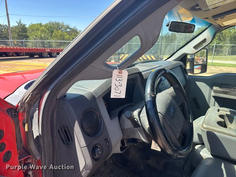 image for item ER2424 2011 Ford F250 Super Duty utility bed pickup truck