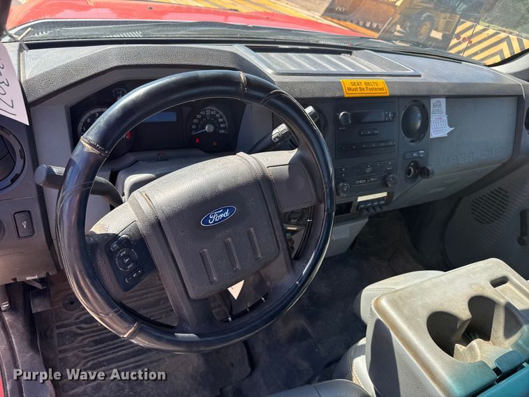 image for item ER2424 2011 Ford F250 Super Duty utility bed pickup truck