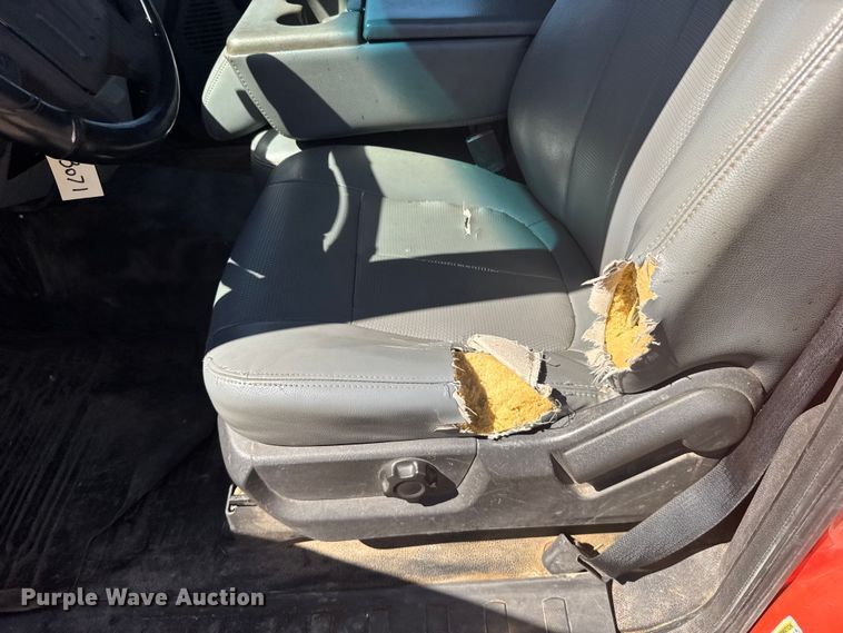 image for item ER2424 2011 Ford F250 Super Duty utility bed pickup truck