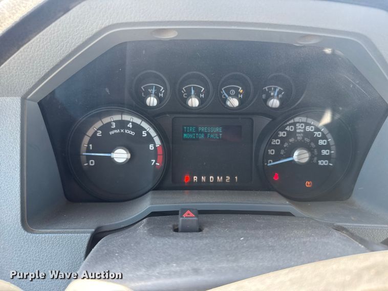 image for item ER2424 2011 Ford F250 Super Duty utility bed pickup truck