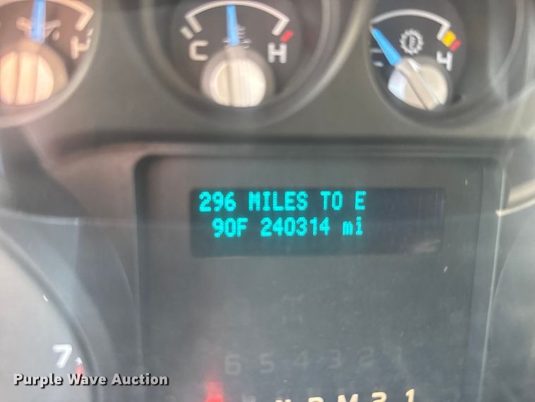 image for item ER2424 2011 Ford F250 Super Duty utility bed pickup truck