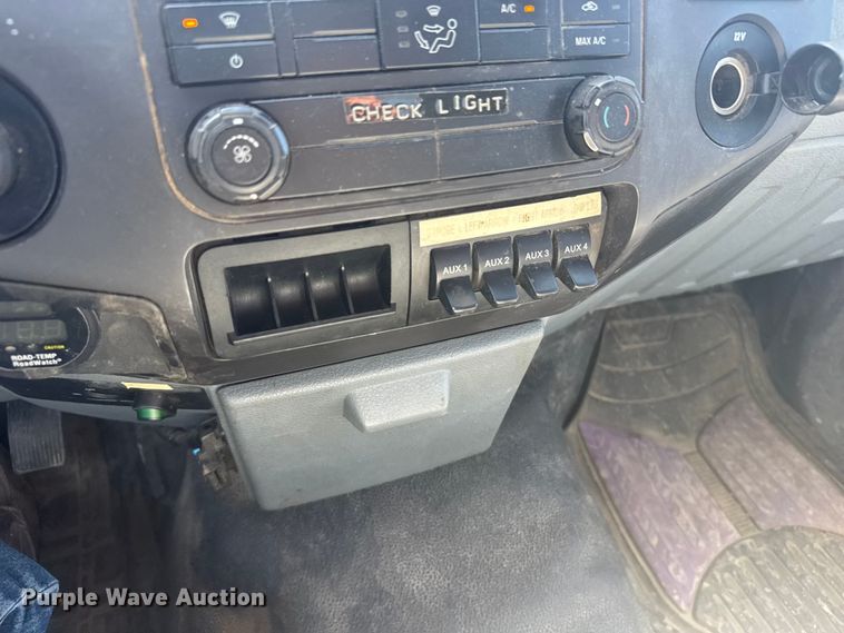 image for item ER2424 2011 Ford F250 Super Duty utility bed pickup truck