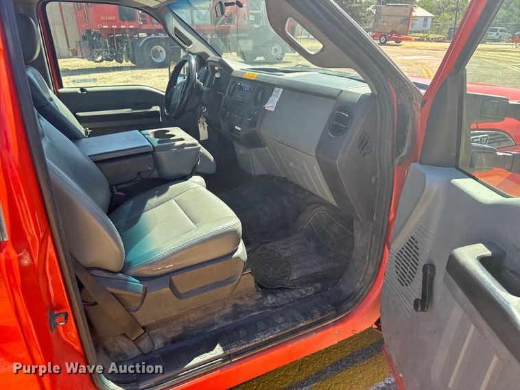 image for item ER2424 2011 Ford F250 Super Duty utility bed pickup truck