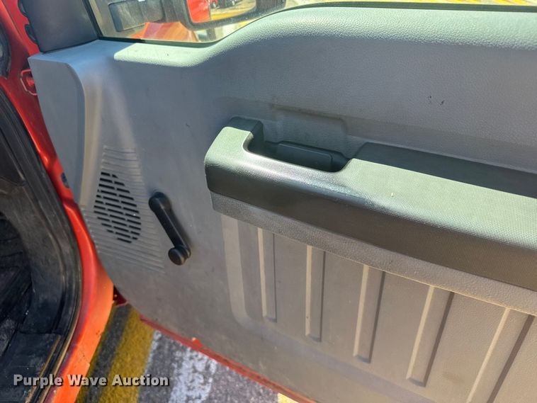 image for item ER2424 2011 Ford F250 Super Duty utility bed pickup truck