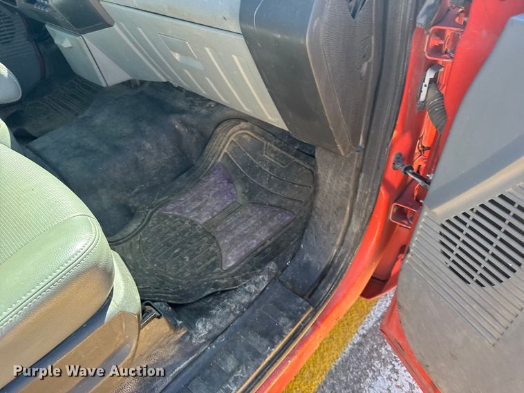 image for item ER2424 2011 Ford F250 Super Duty utility bed pickup truck