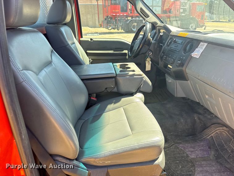 image for item ER2424 2011 Ford F250 Super Duty utility bed pickup truck