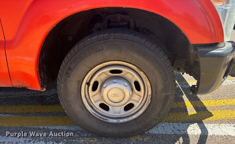 image for item ER2424 2011 Ford F250 Super Duty utility bed pickup truck