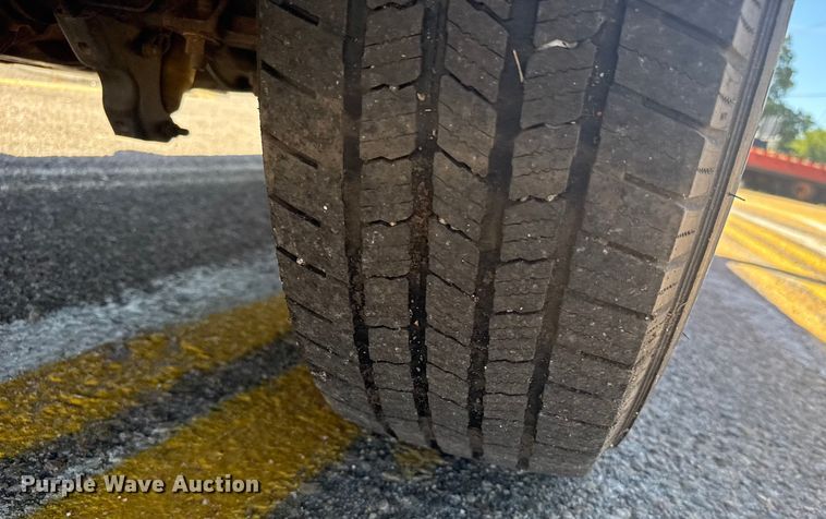 image for item ER2424 2011 Ford F250 Super Duty utility bed pickup truck