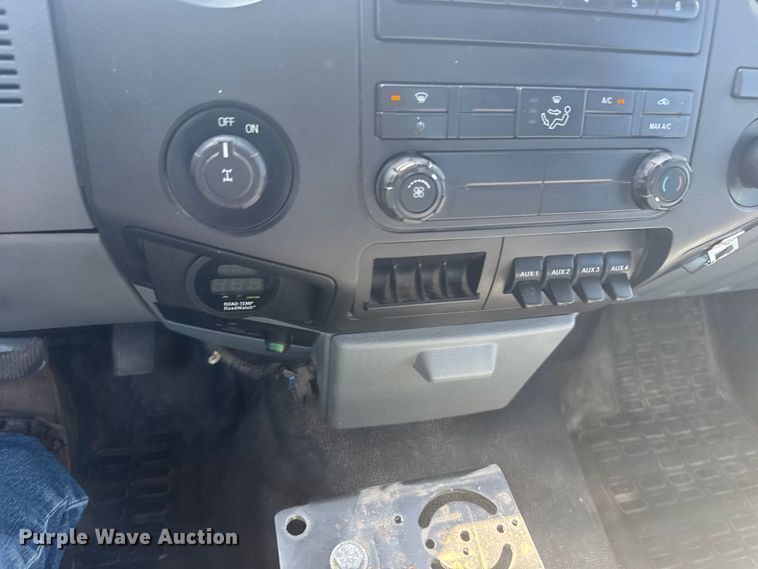 image for item ER2425 2011 Ford F250 Super Duty pickup truck