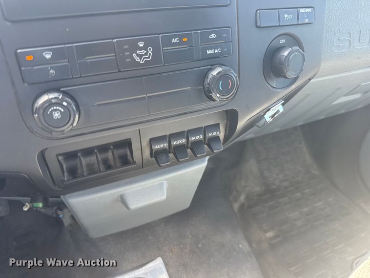 image for item ER2425 2011 Ford F250 Super Duty pickup truck