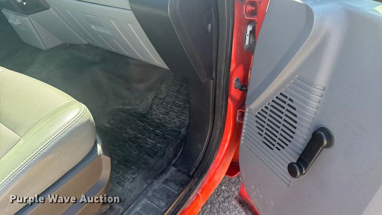 image for item ER2425 2011 Ford F250 Super Duty pickup truck