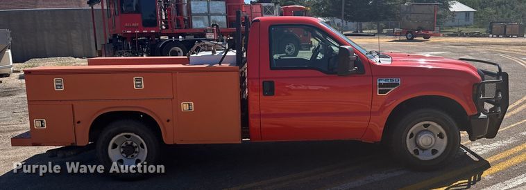 image for item ER2426 2009 Ford F250 Super Duty utility bed pickup truck