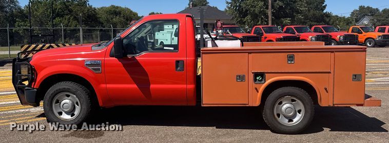 image for item ER2426 2009 Ford F250 Super Duty utility bed pickup truck