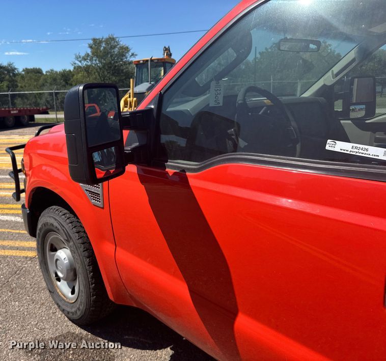 image for item ER2426 2009 Ford F250 Super Duty utility bed pickup truck