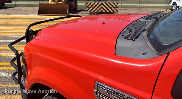 image for item ER2426 2009 Ford F250 Super Duty utility bed pickup truck