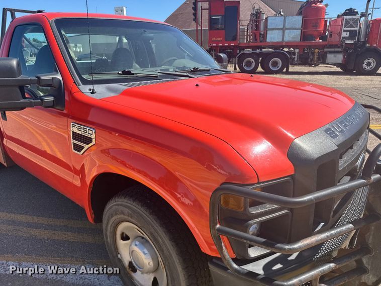 image for item ER2426 2009 Ford F250 Super Duty utility bed pickup truck